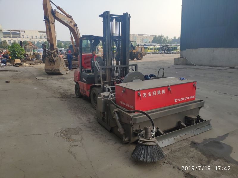 無(wú)塵清掃車(chē)新鄭郭店開(kāi)發(fā)區(qū)施工現(xiàn)場(chǎng)